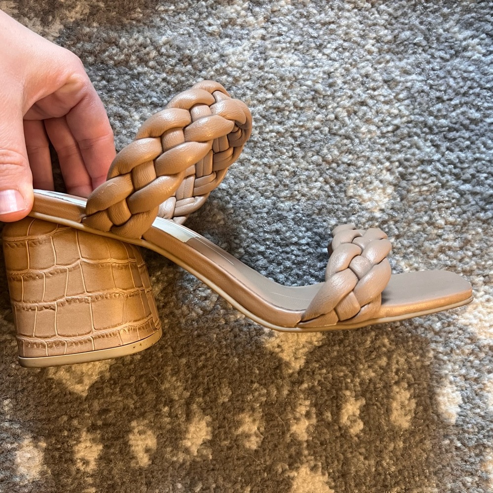 EUC DOLCE VITA WOMENS BRAIDED SANDAL SZ 8 in light tan!